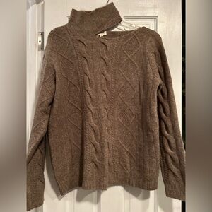 BiBi gorgeous cable knit sweater